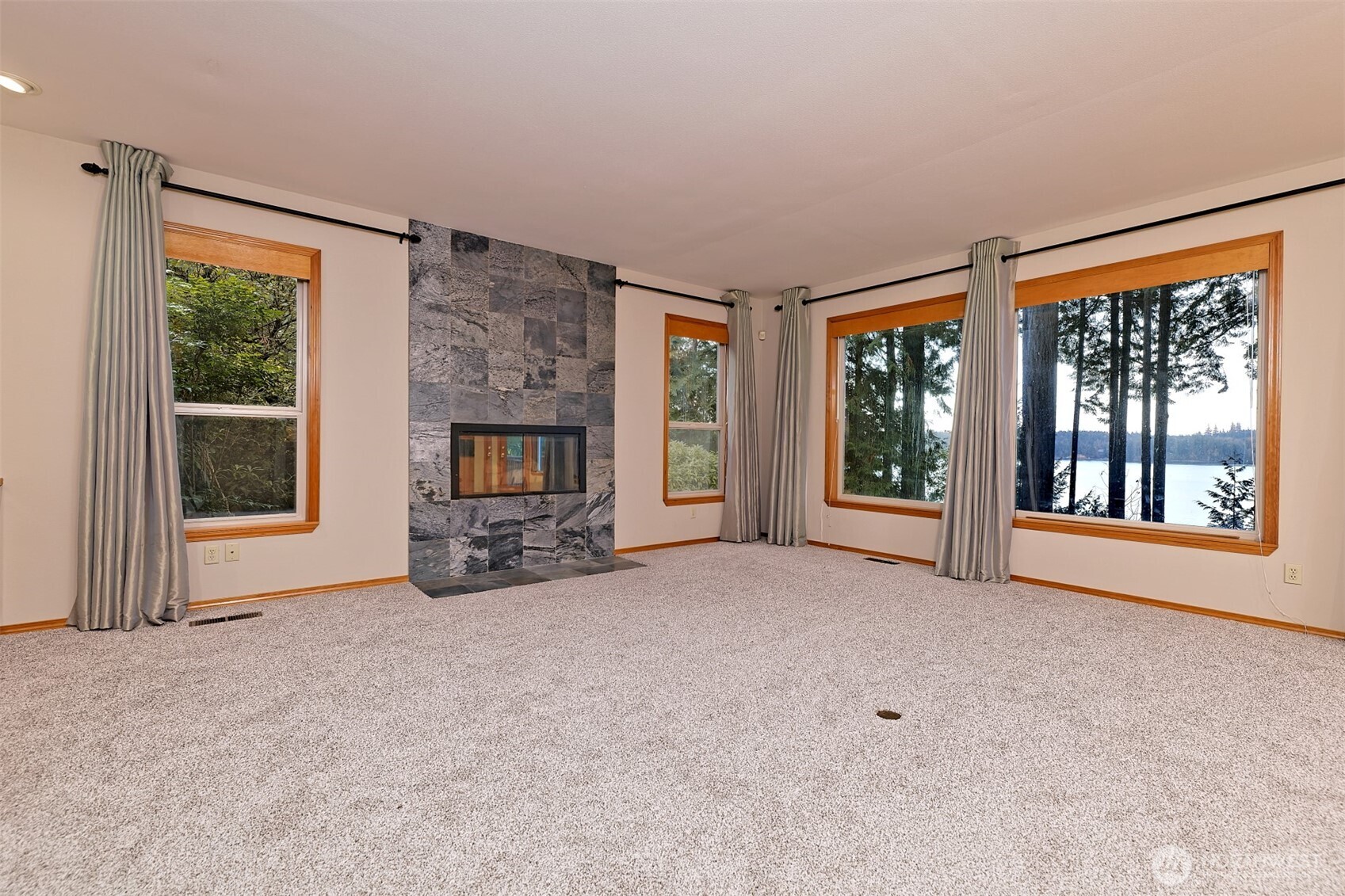 898 Se Dahman Road Property Photo 7