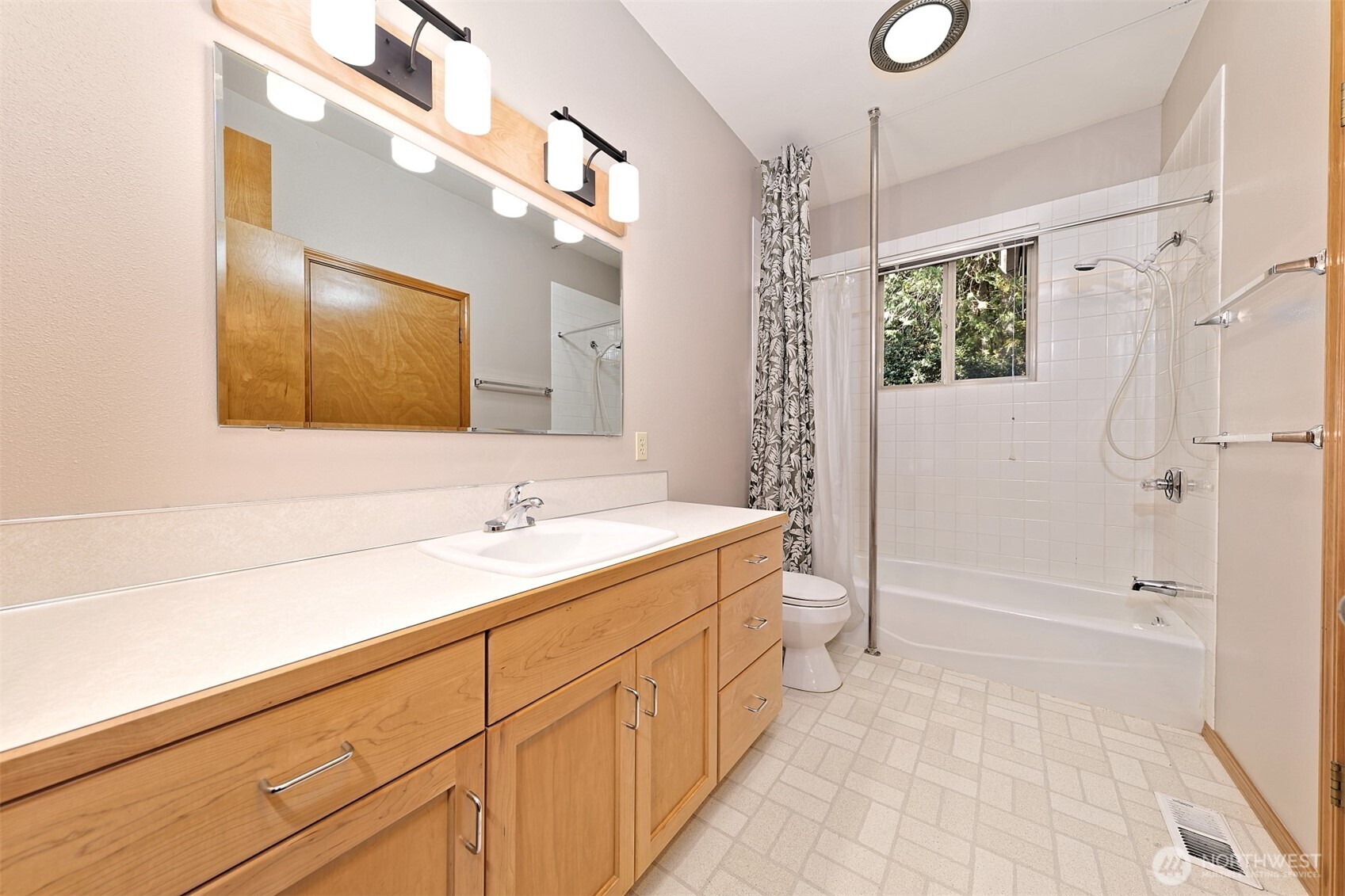 898 Se Dahman Road Property Photo 18