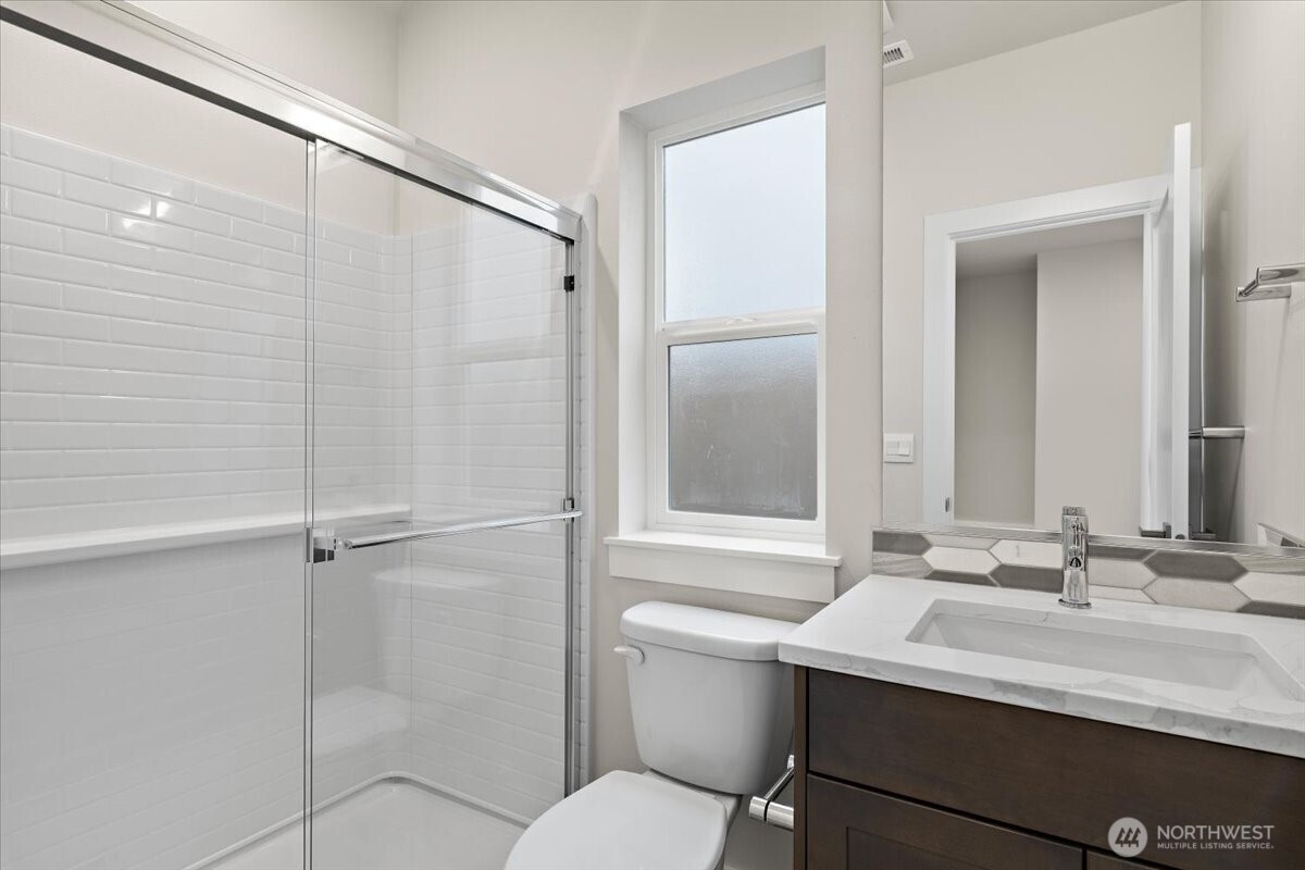 17915 Sunset Road Property Photo 4