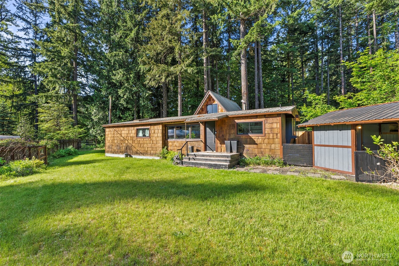 109 Mt Rainier Drive Property Photo 2