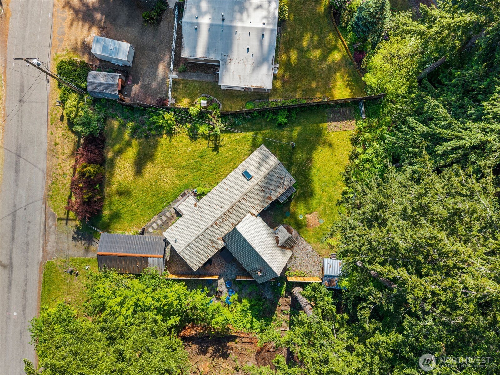 109 Mt Rainier Drive Property Photo 3