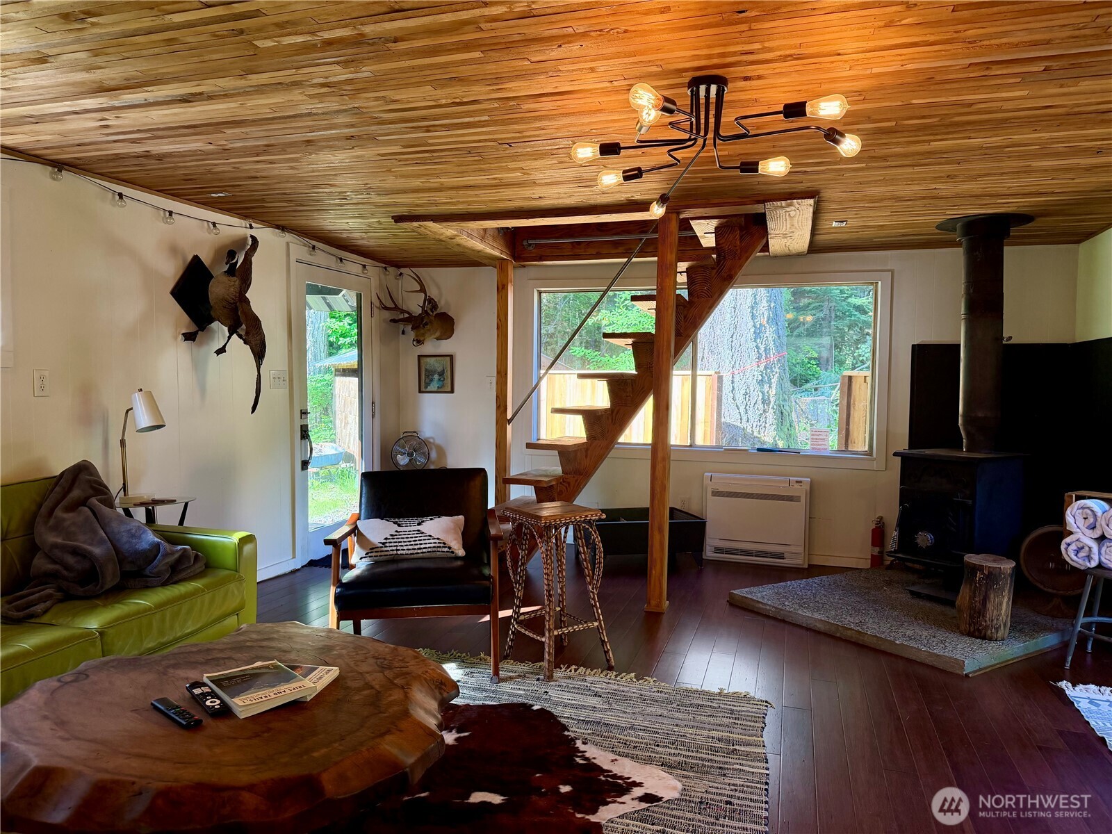109 Mt Rainier Drive Property Photo 9