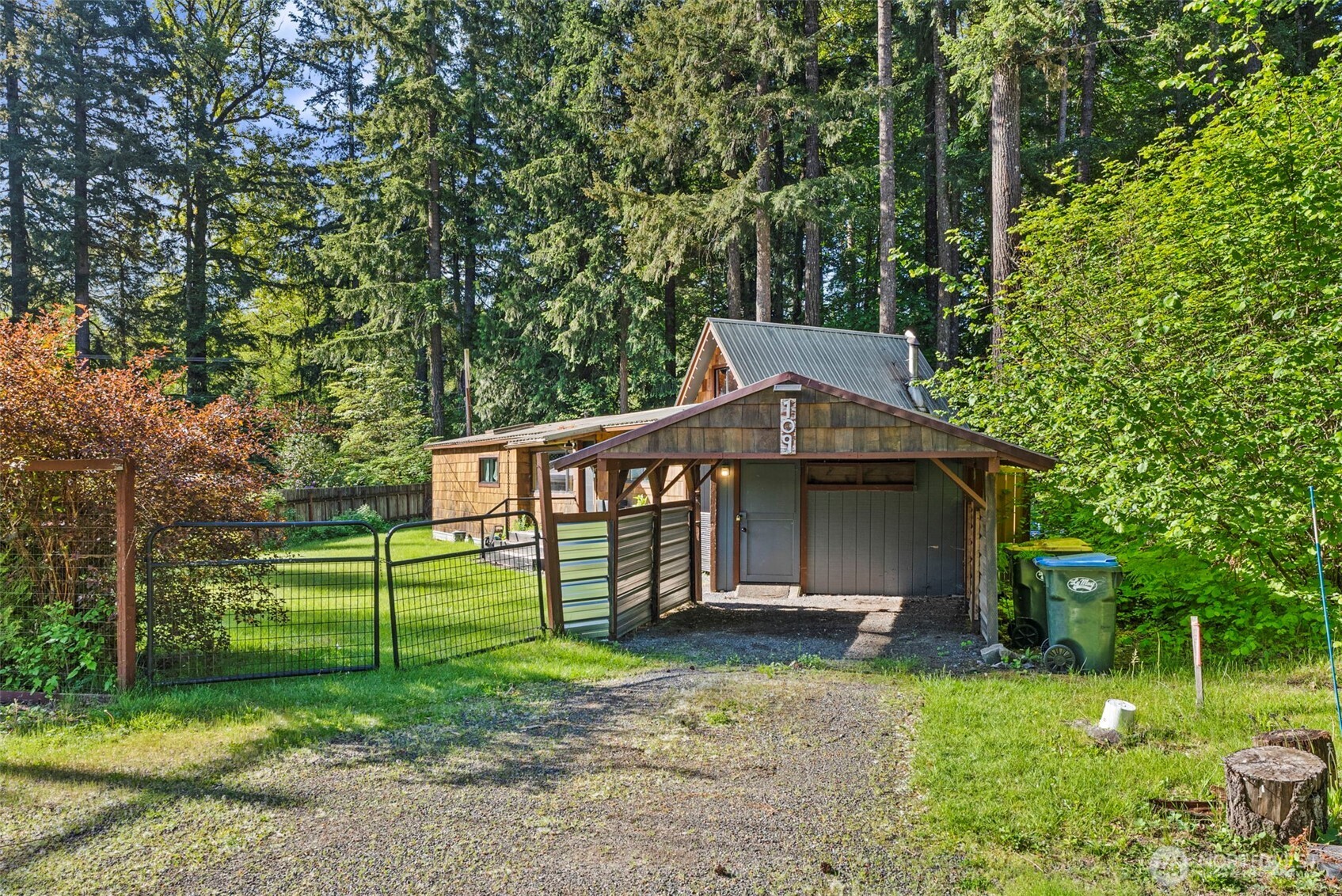 109 Mt Rainier Drive Property Photo 22