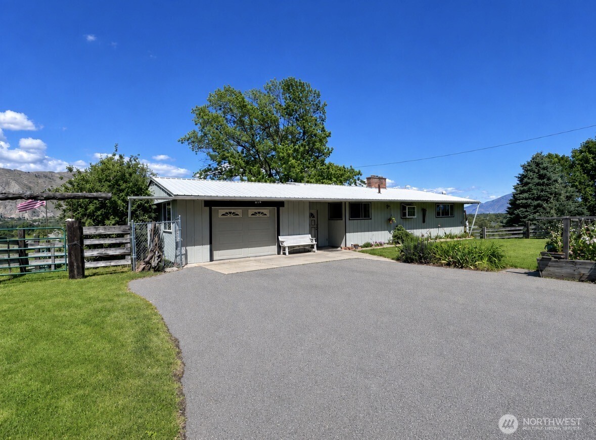 16 Mossy Rock Road Property Photo 1