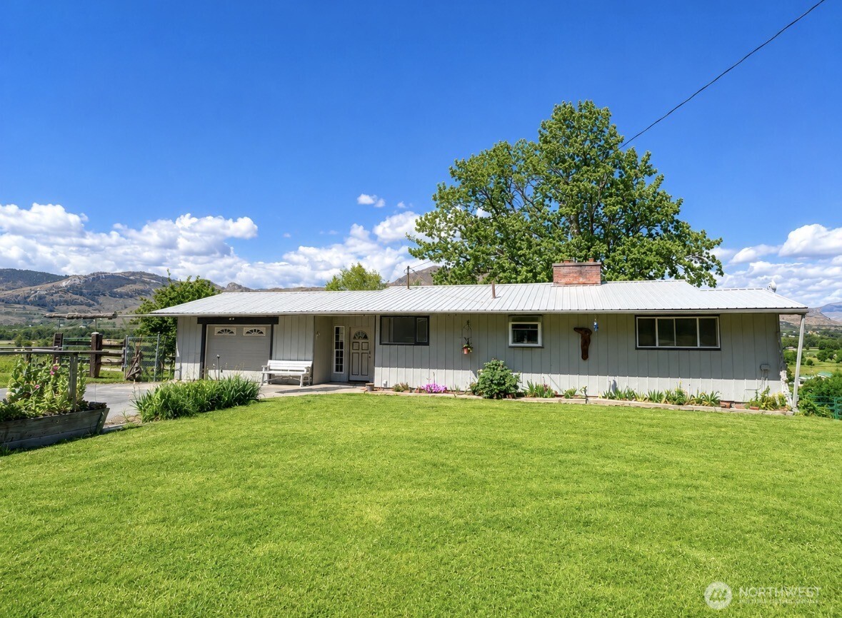 16 Mossy Rock Road Property Photo 2