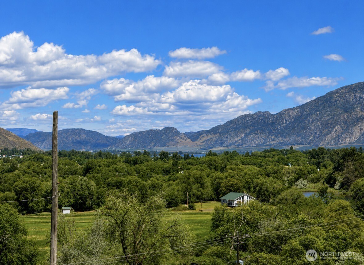 16 Mossy Rock Road Property Photo 3
