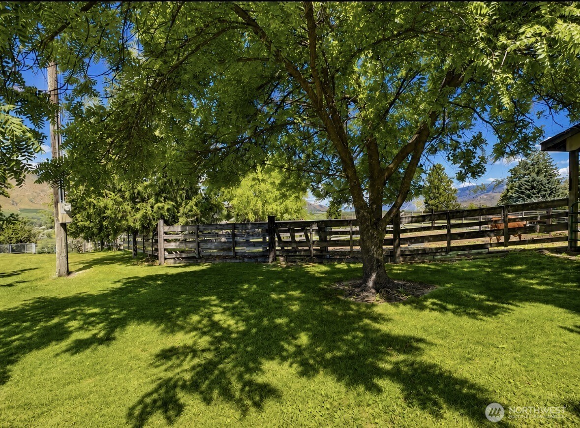 16 Mossy Rock Road Property Photo 11