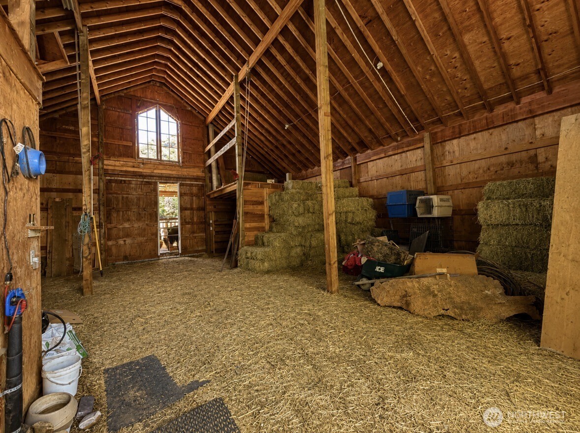 16 Mossy Rock Road Property Photo 12