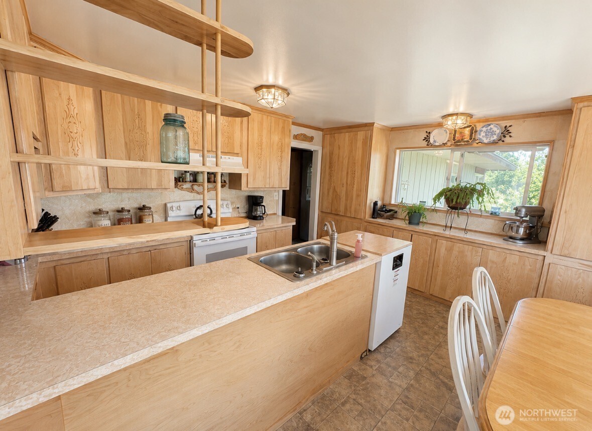 16 Mossy Rock Road Property Photo 17