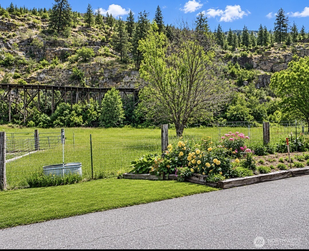 16 Mossy Rock Road Property Photo 38