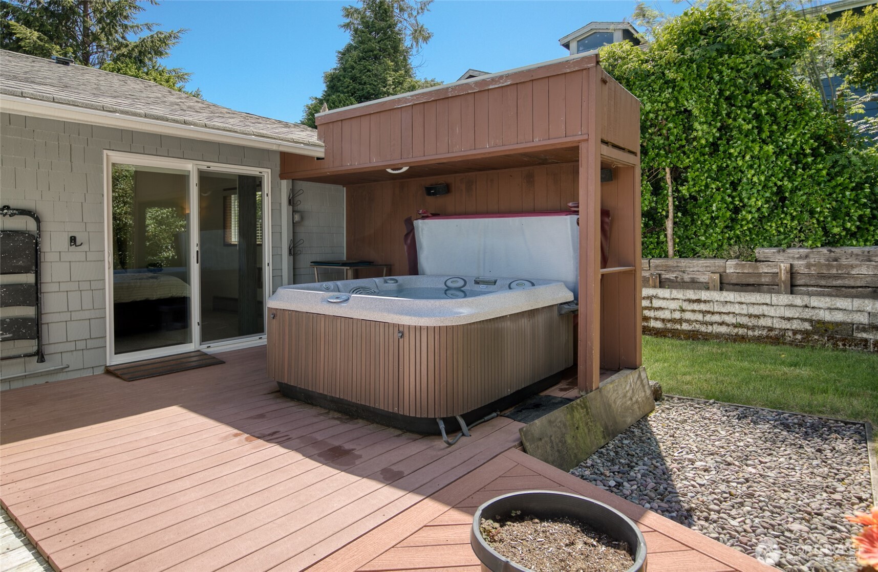 612 9th Avenue Property Photo 6