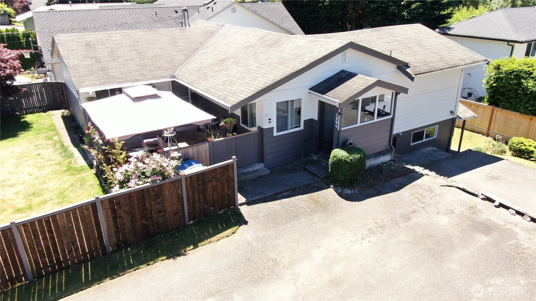 1254 8th Avenue Property Photo 1
