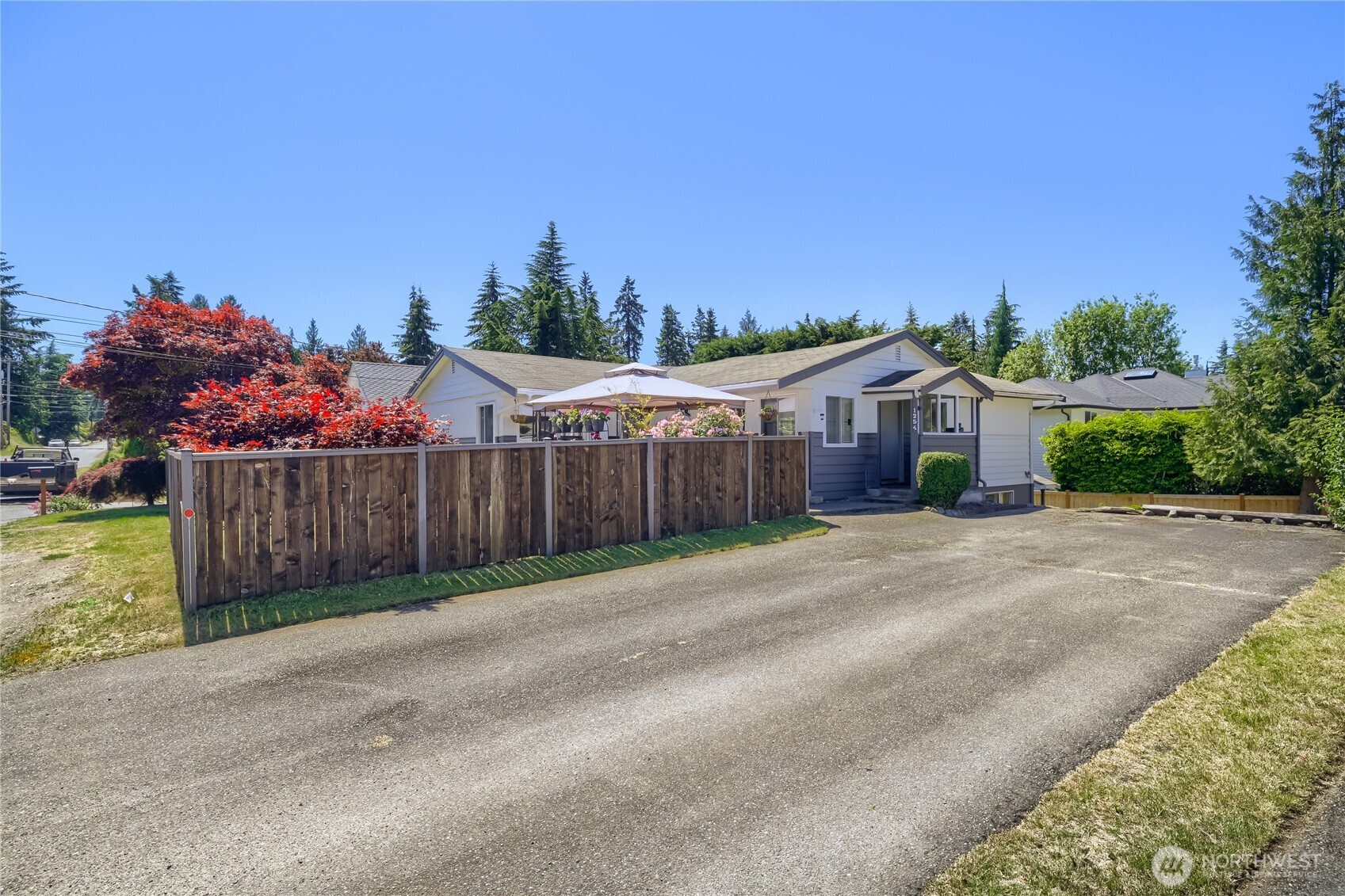 1254 8th Avenue Property Photo 12