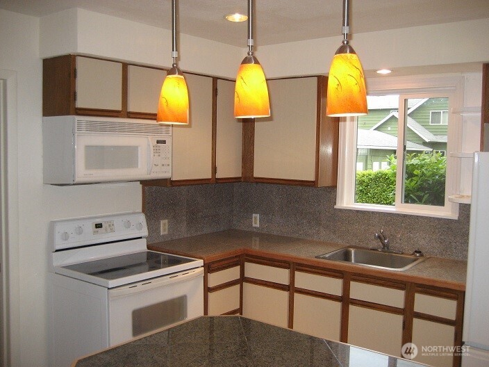 1254 8th Avenue Property Photo 13