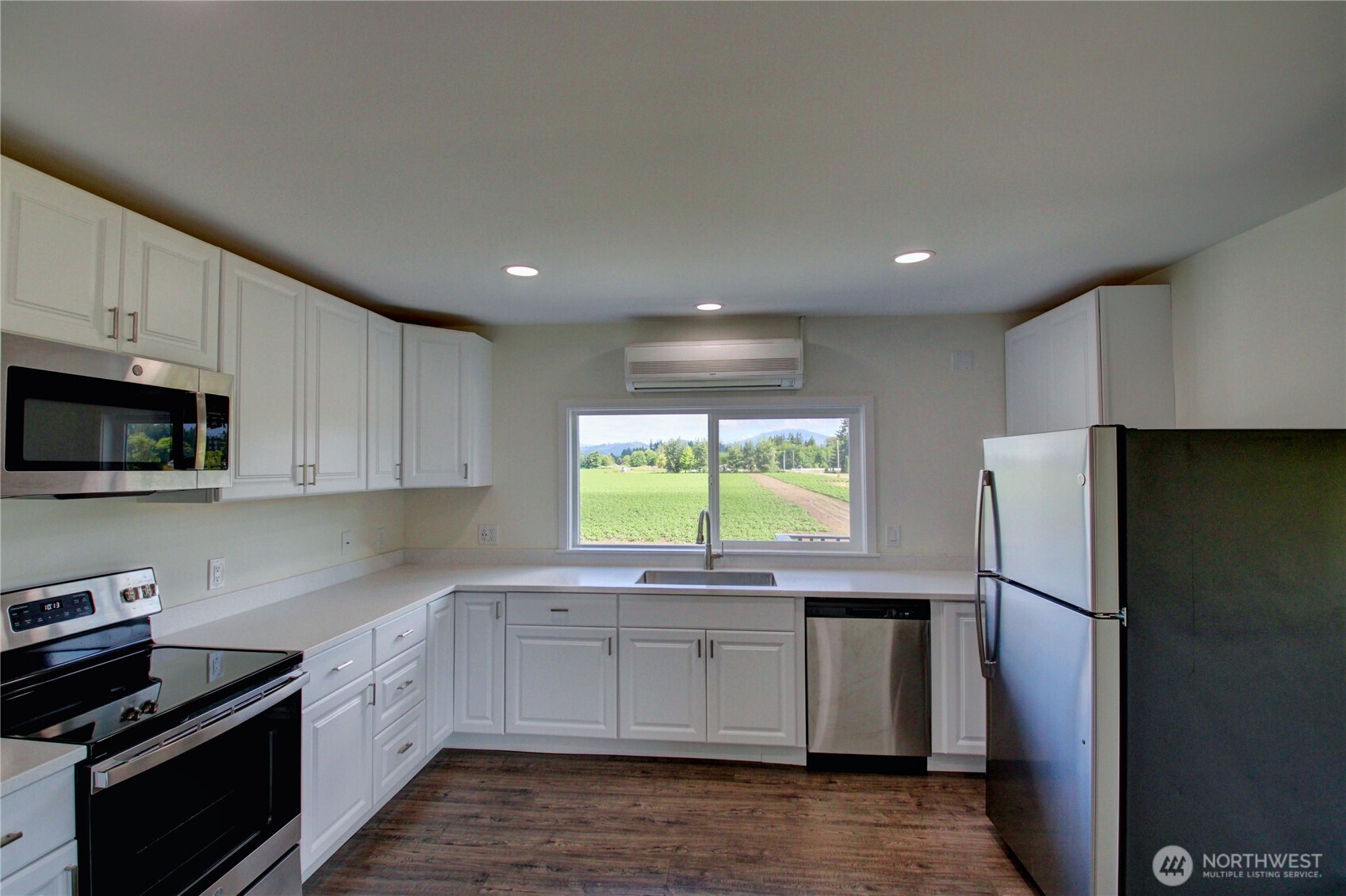 11132 Sterling Road Property Photo 6