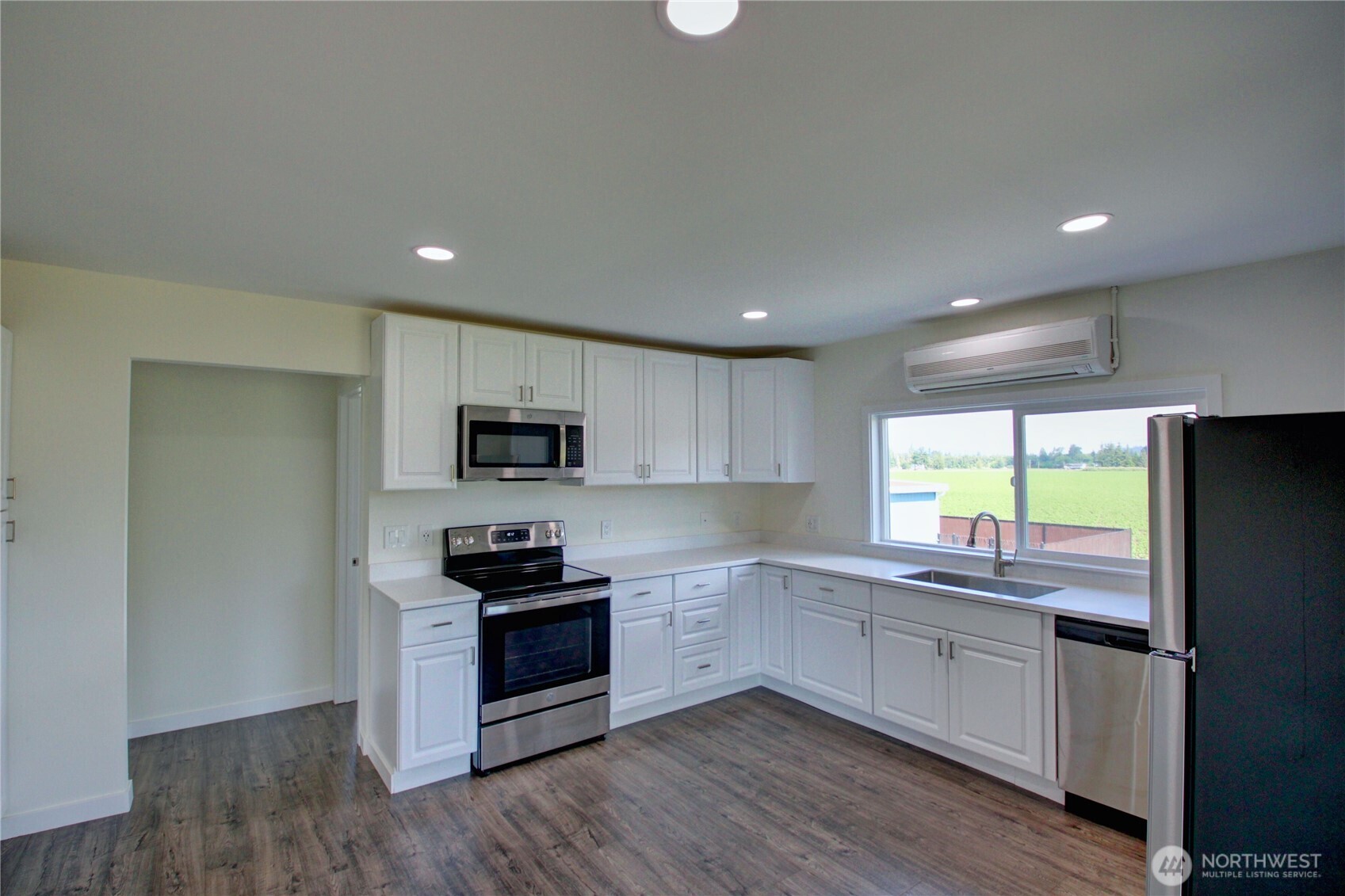 11132 Sterling Road Property Photo 7