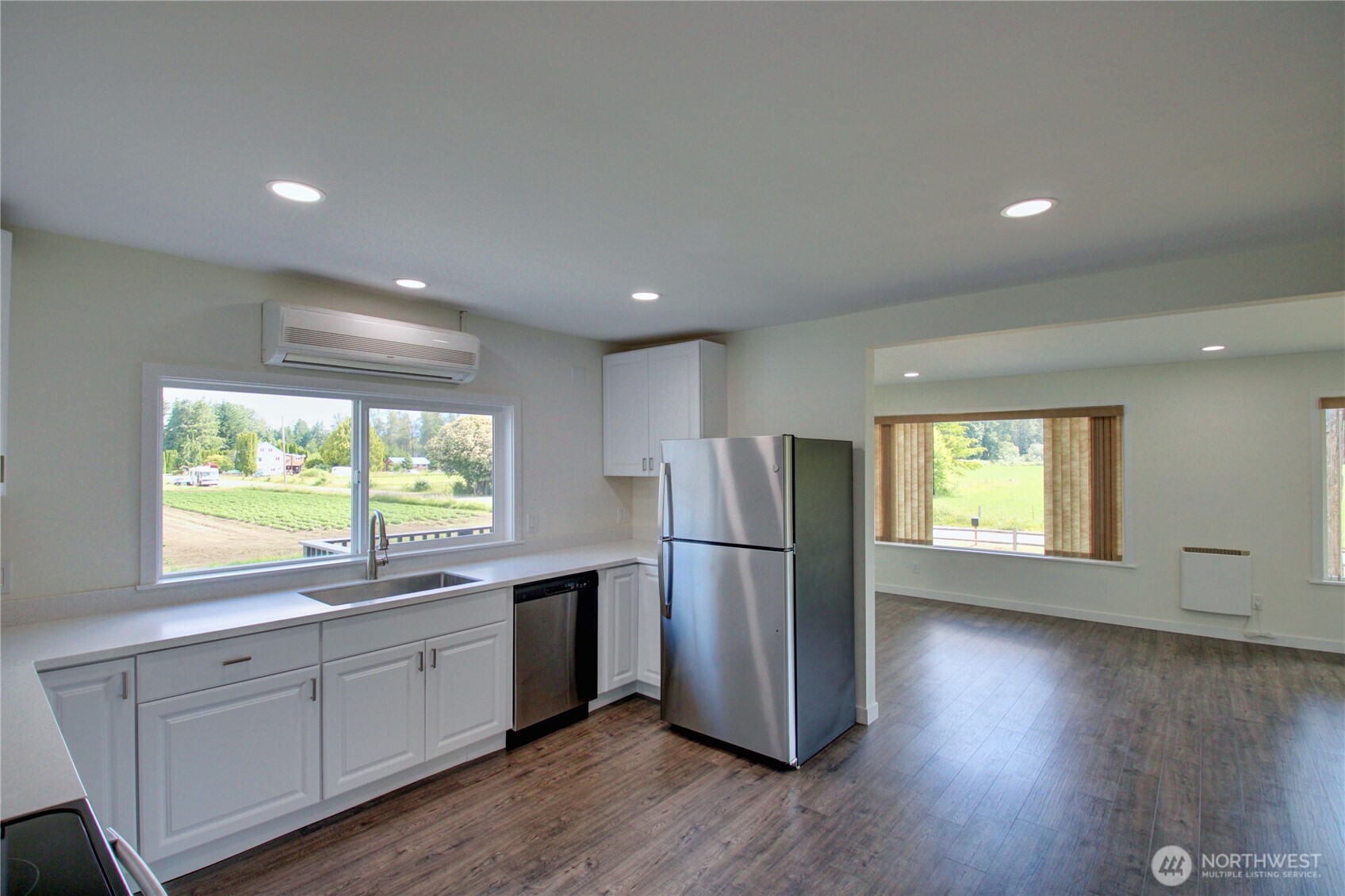 11132 Sterling Road Property Photo 8