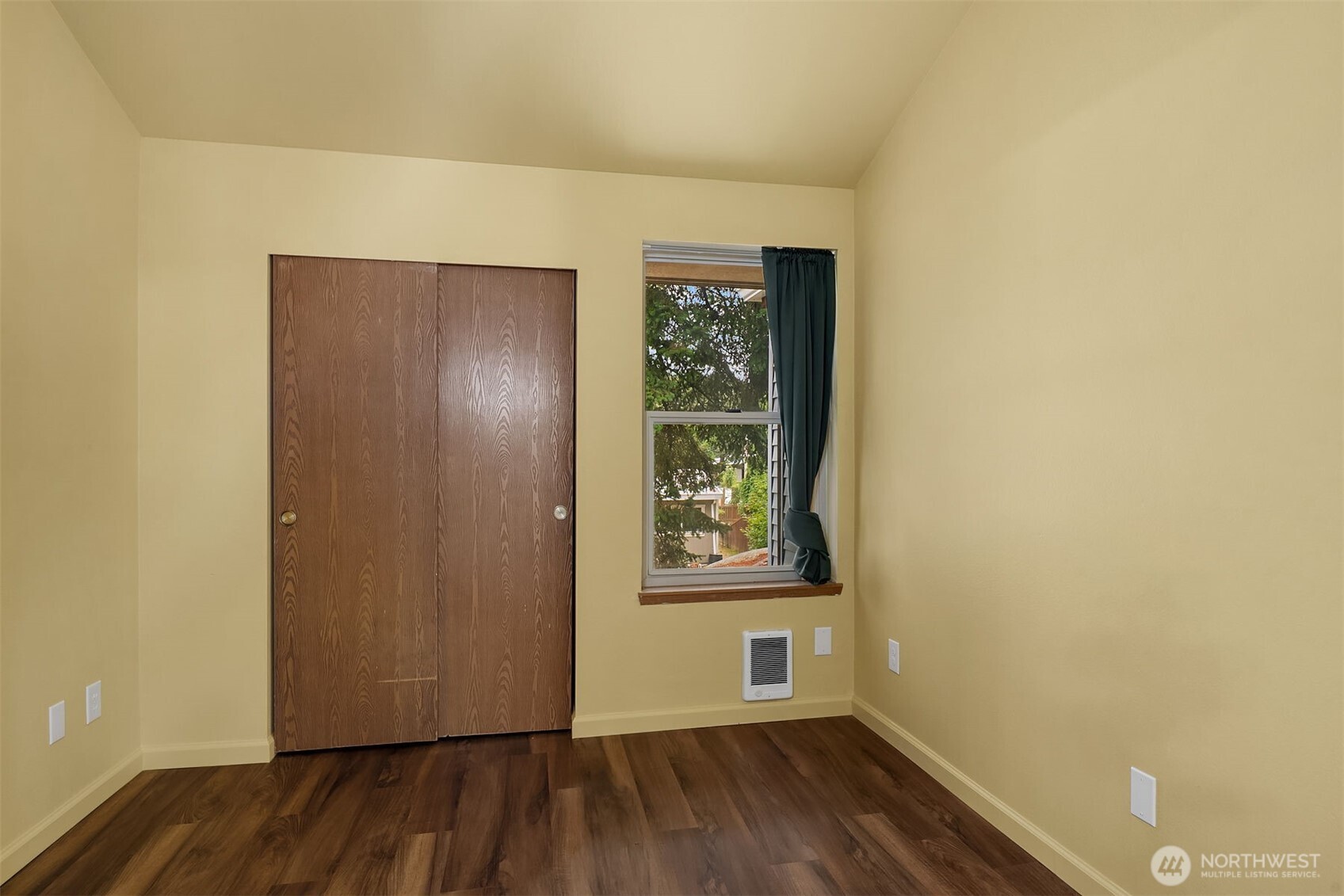 708 6th Avenue E101 Property Photo 25
