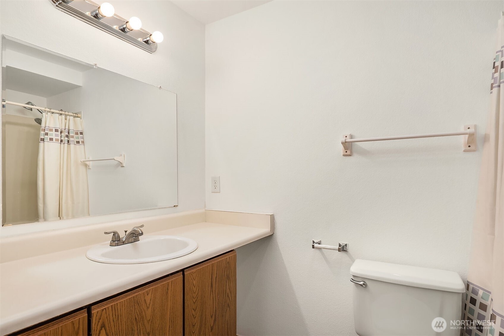 708 6th Avenue E101 Property Photo 28