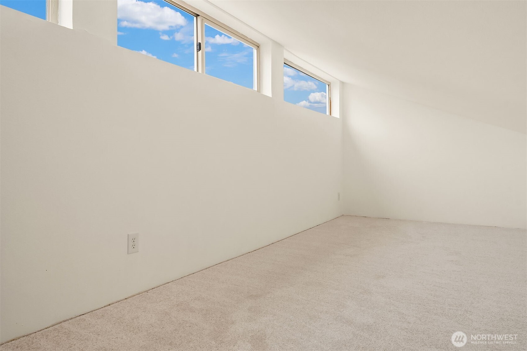 708 6th Avenue E101 Property Photo 31