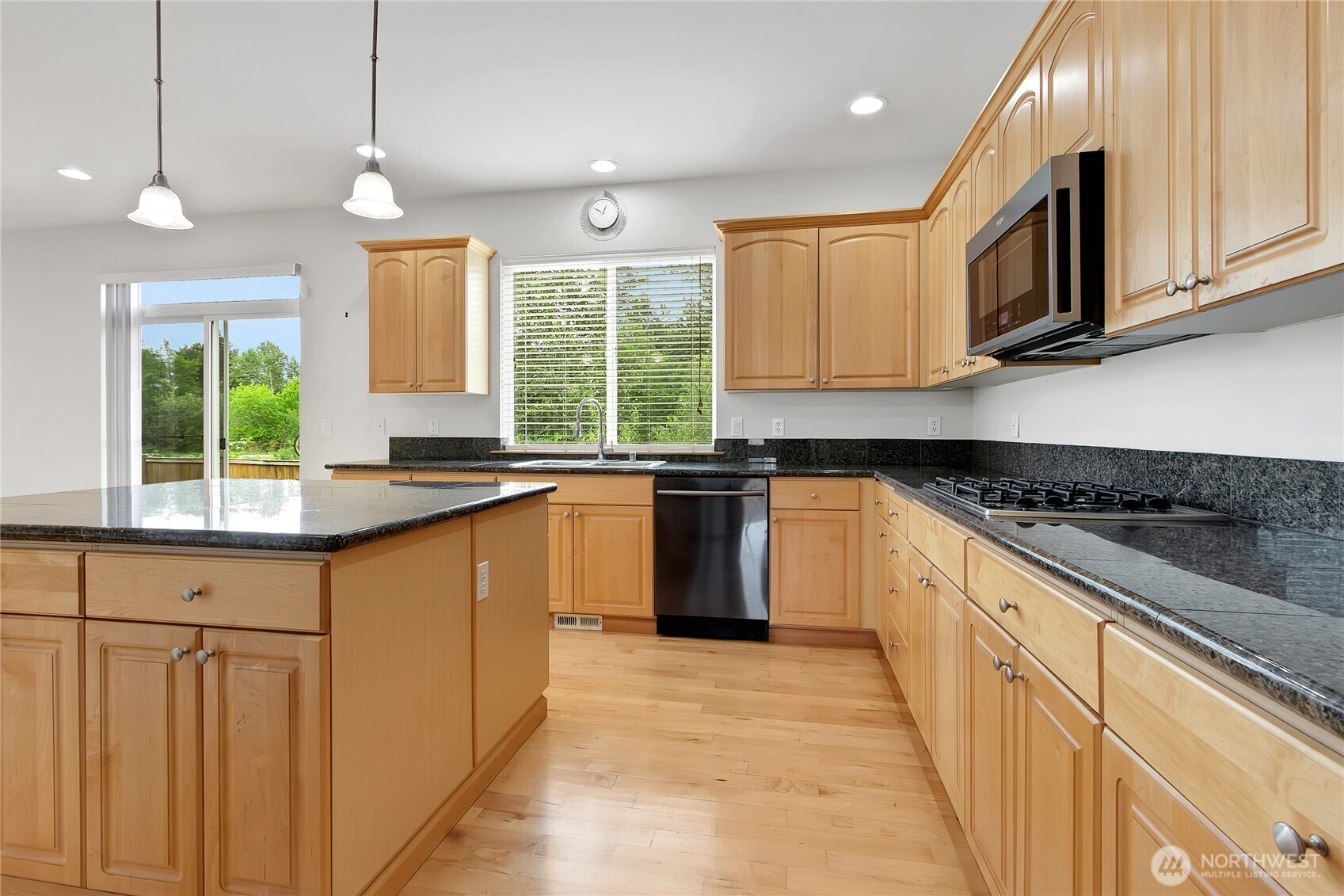 1522 Daffodil Avenue Property Photo 10