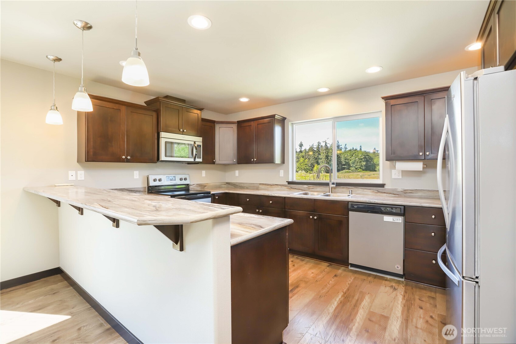 369 Hocker Street Property Photo 5