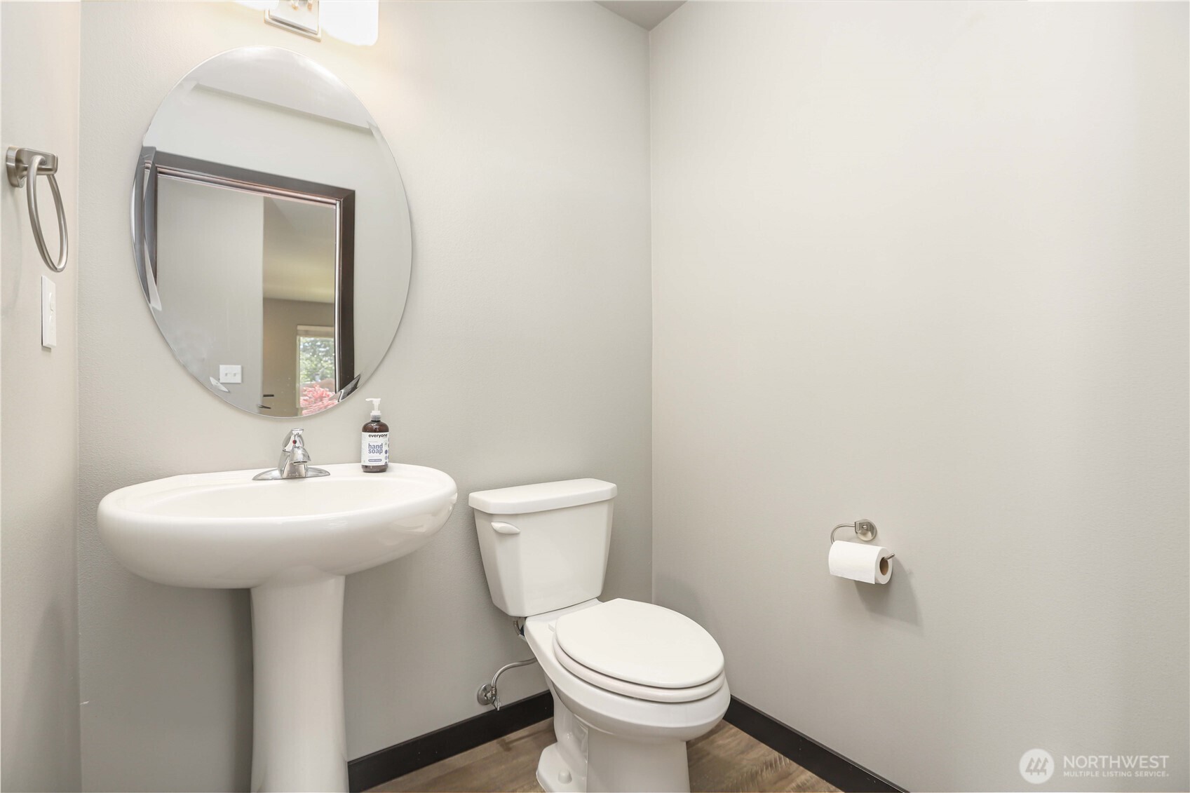 369 Hocker Street Property Photo 7