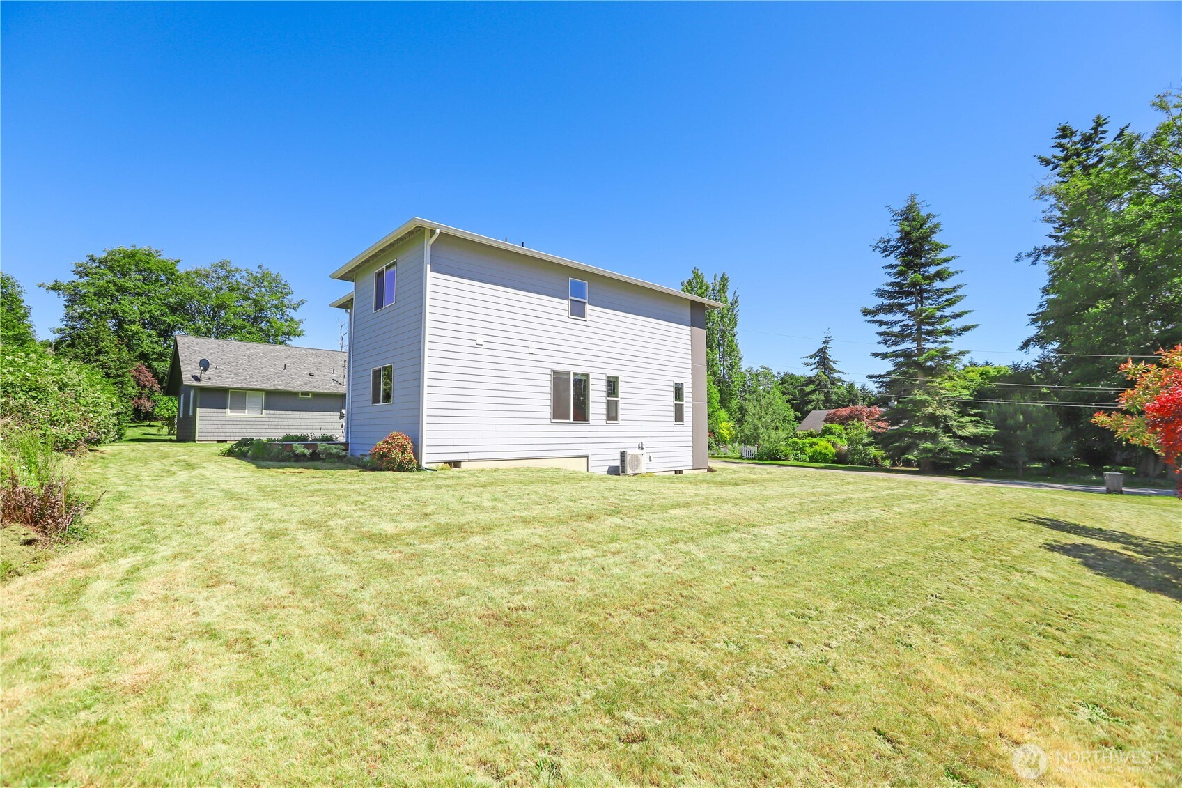 369 Hocker Street Property Photo 17
