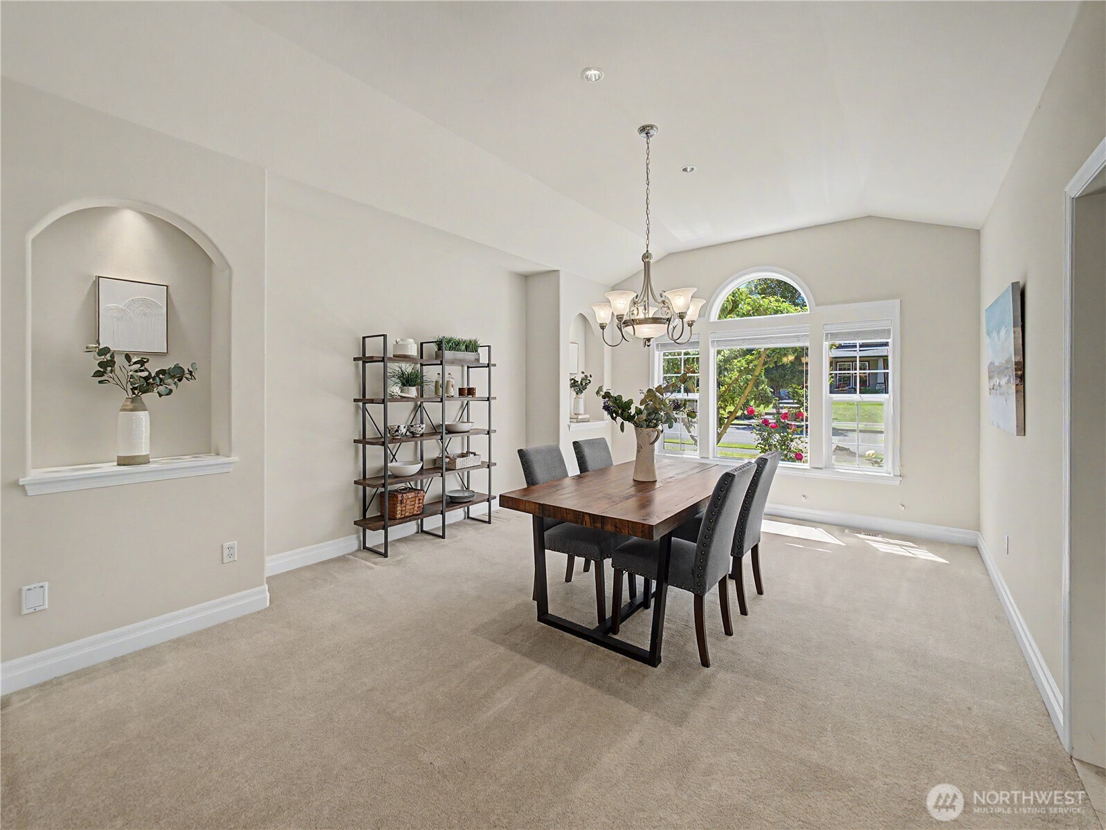 2635 Perry Court Property Photo 6