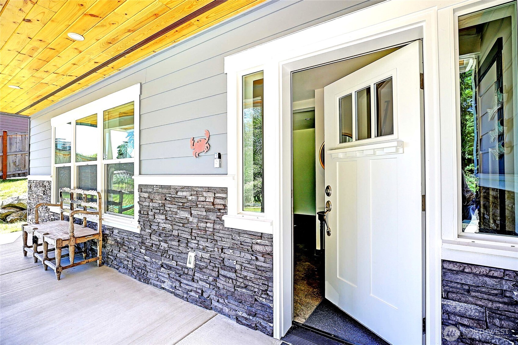 1212 View Street Property Photo 6