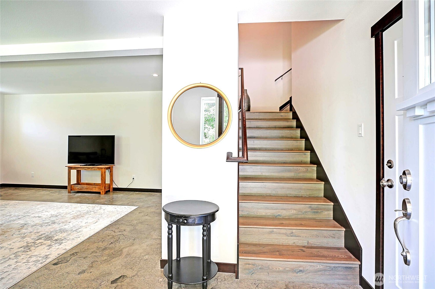 1212 View Street Property Photo 7