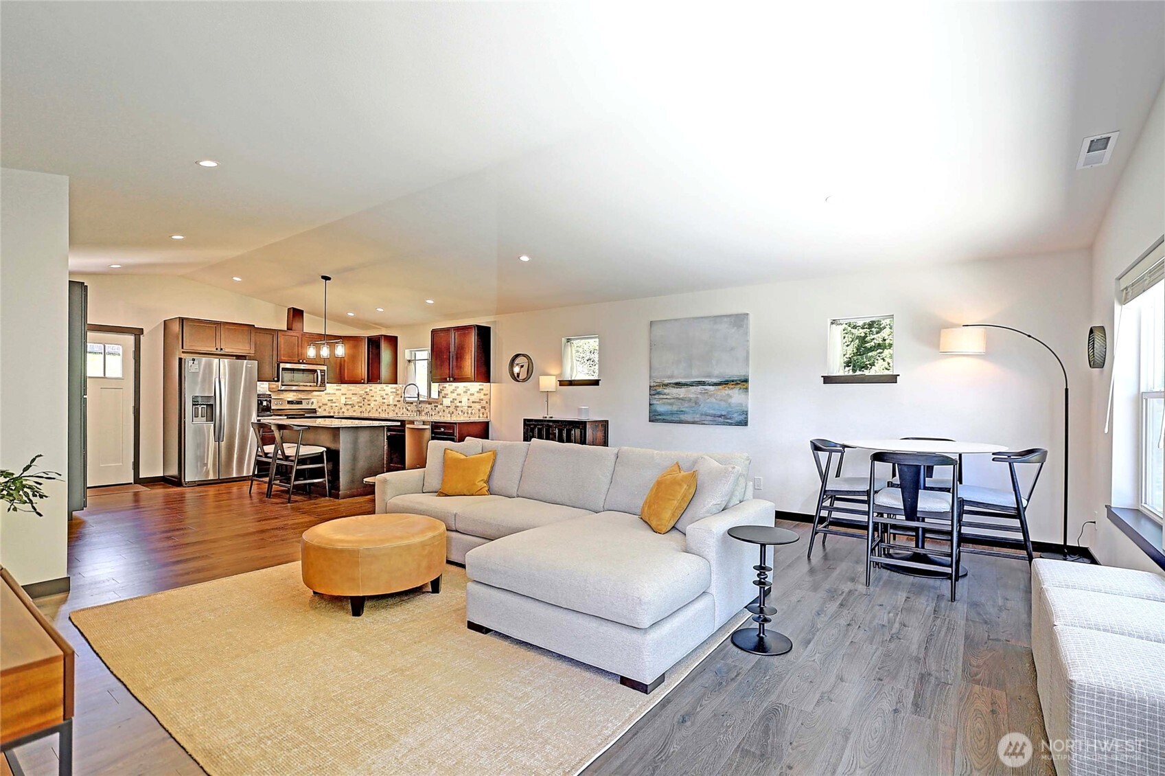 1212 View Street Property Photo 14