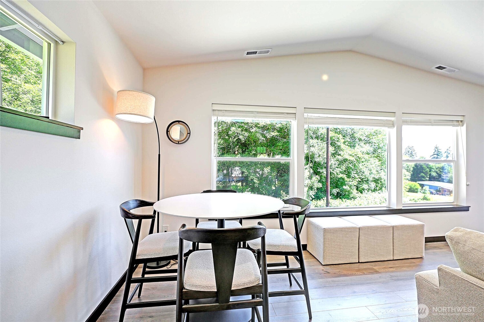 1212 View Street Property Photo 16
