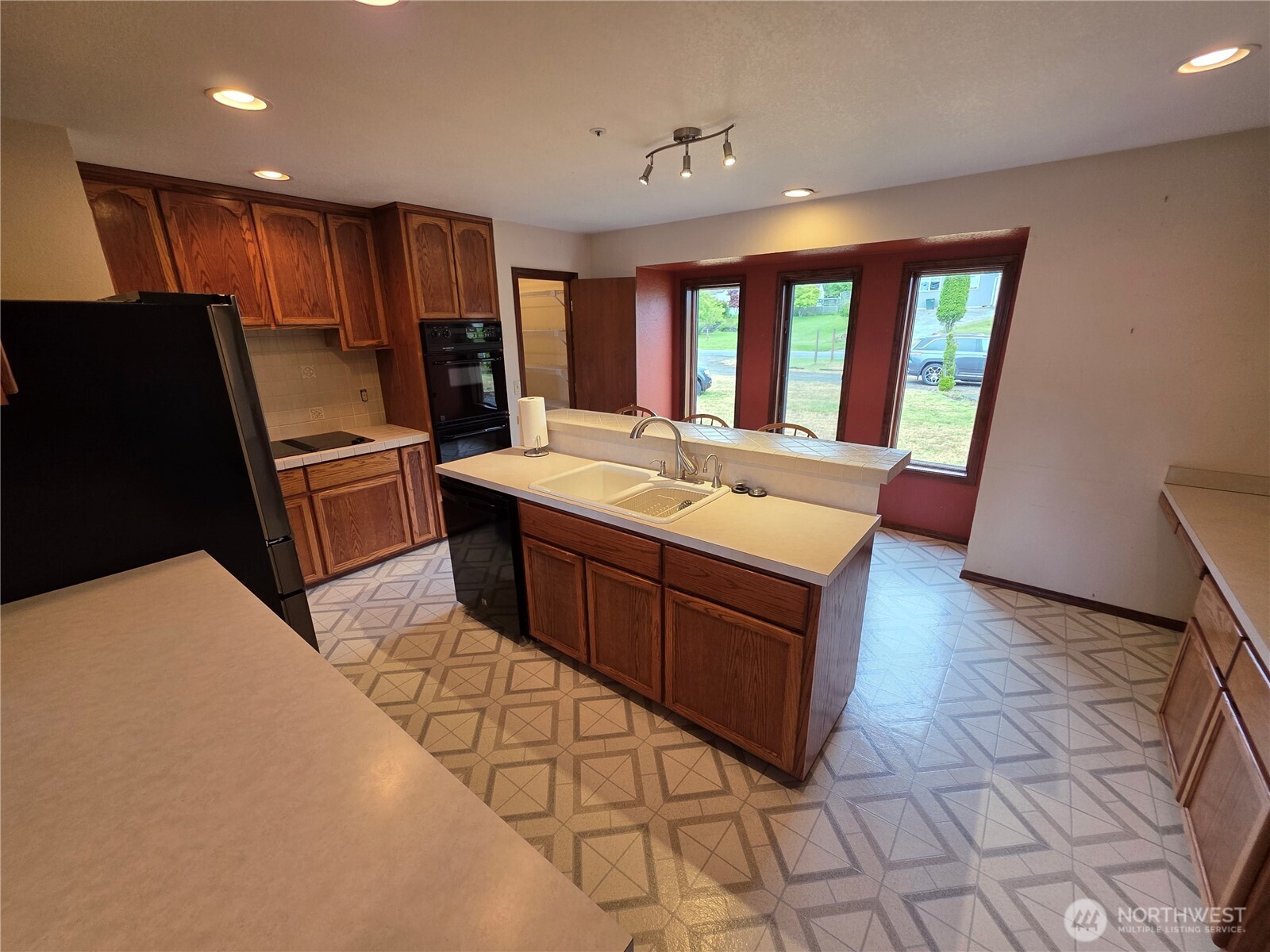 1133 Olympus Avenue Property Photo 7