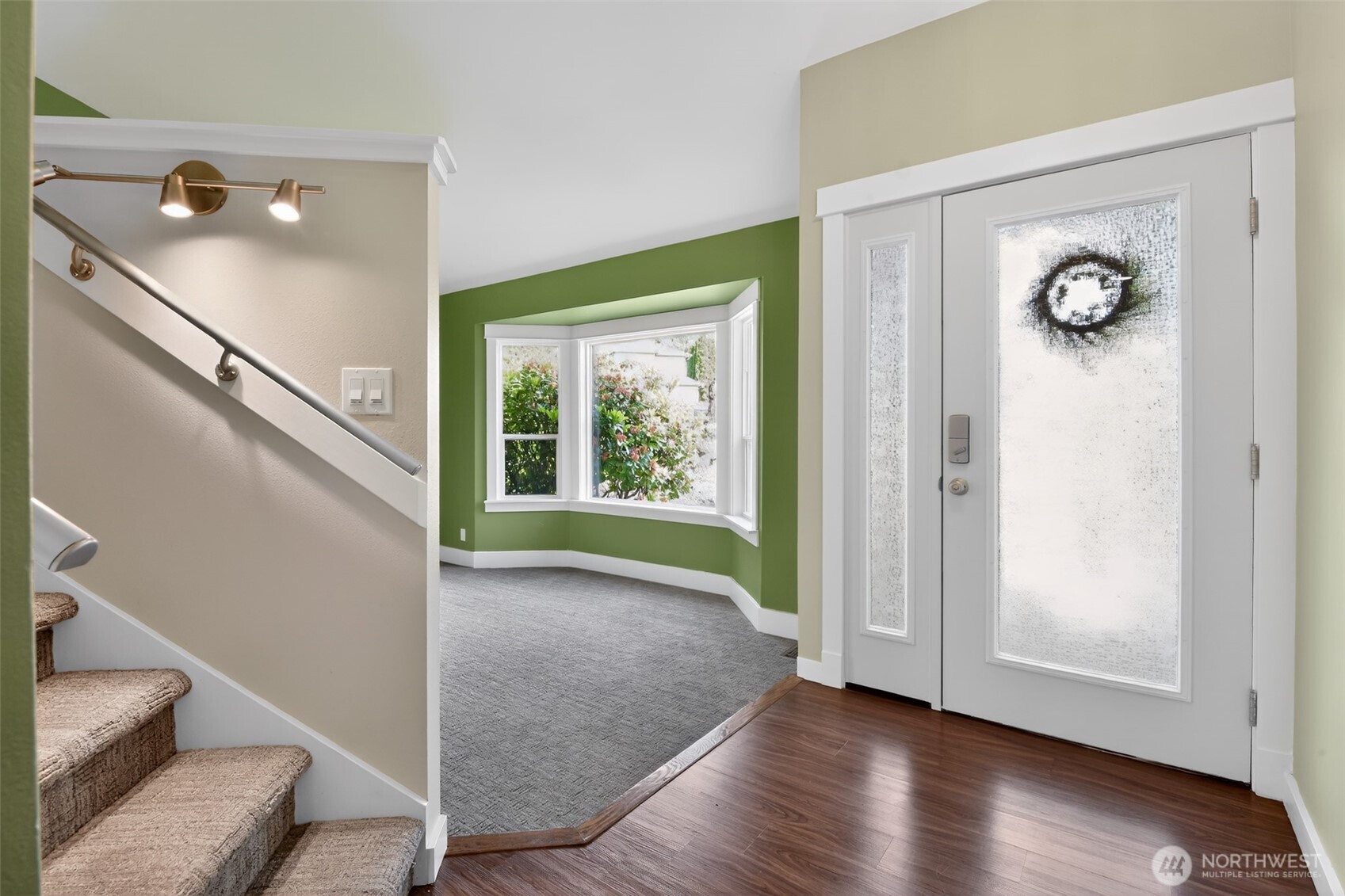 1016 49th Place Property Photo 3
