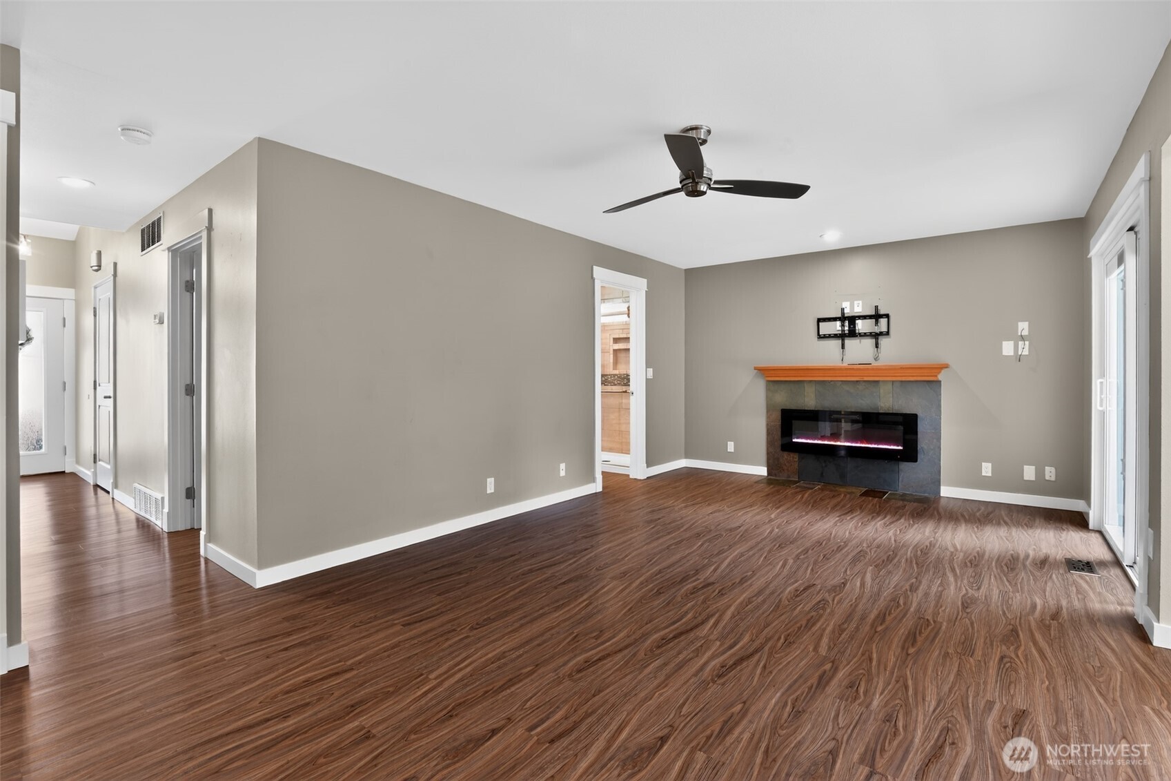 1016 49th Place Property Photo 11