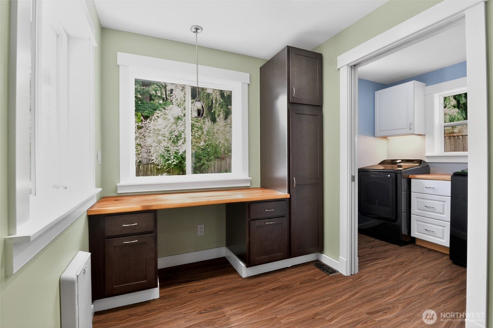 1016 49th Place Property Photo 12