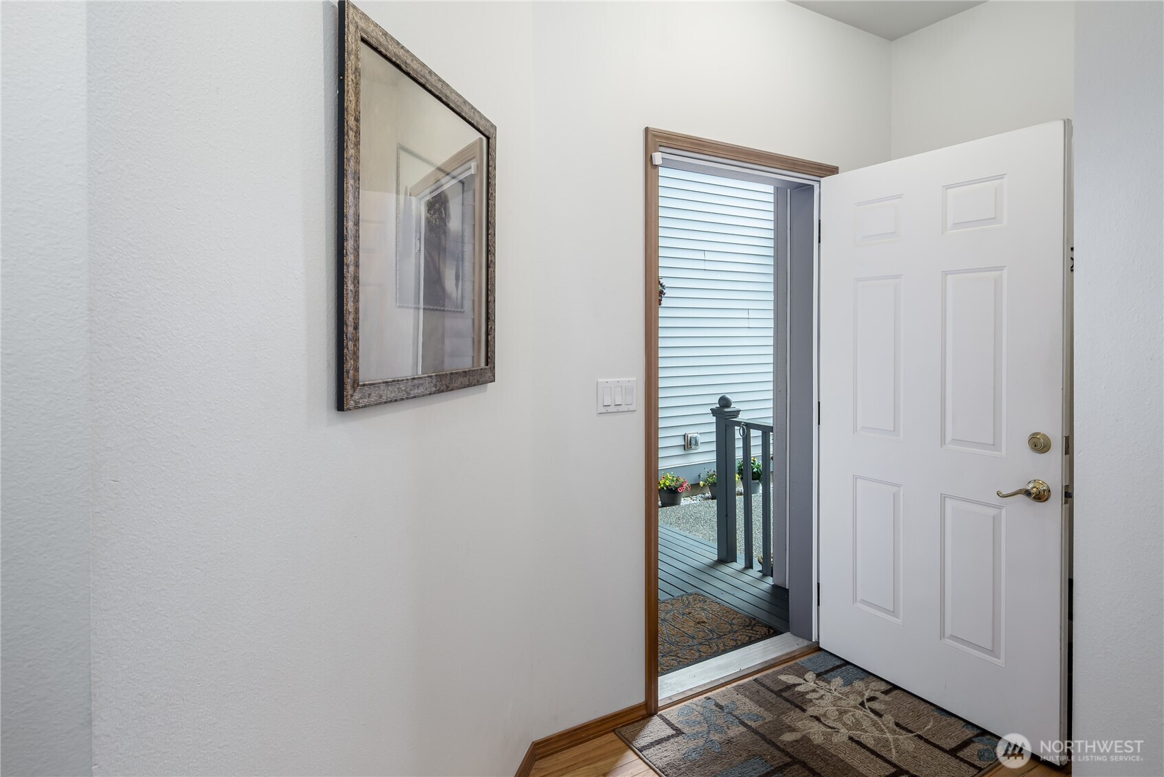 2213 James Circle B Property Photo 3