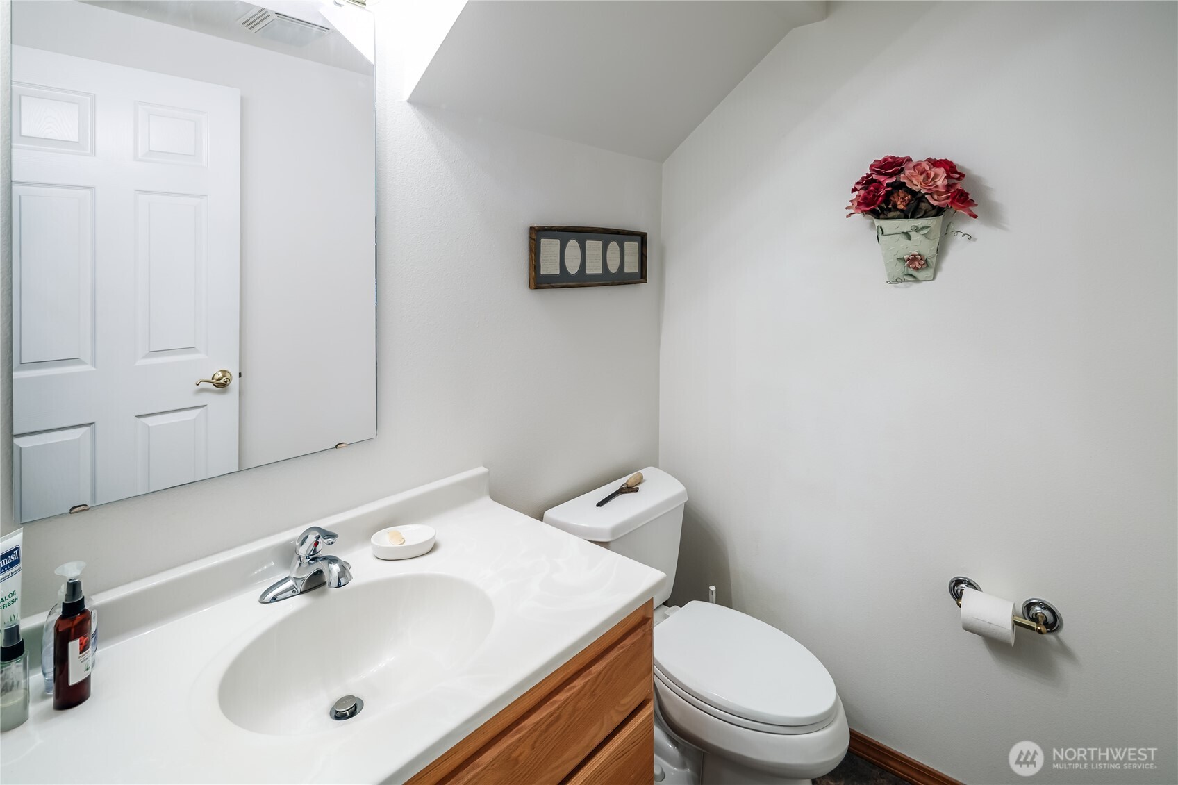 2213 James Circle B Property Photo 12