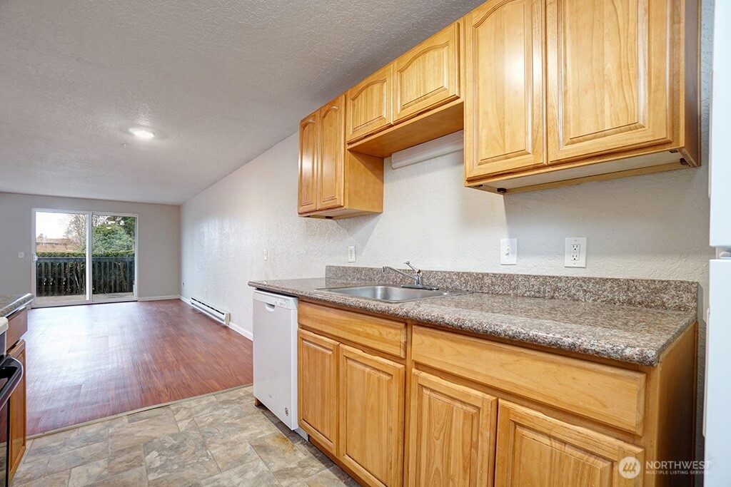 15409 9th Avenue Property Photo 5