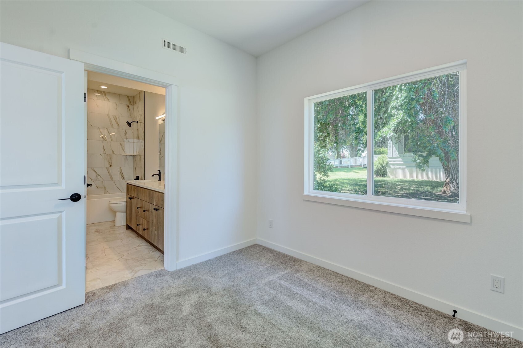 209 W Ash Street Property Photo 15