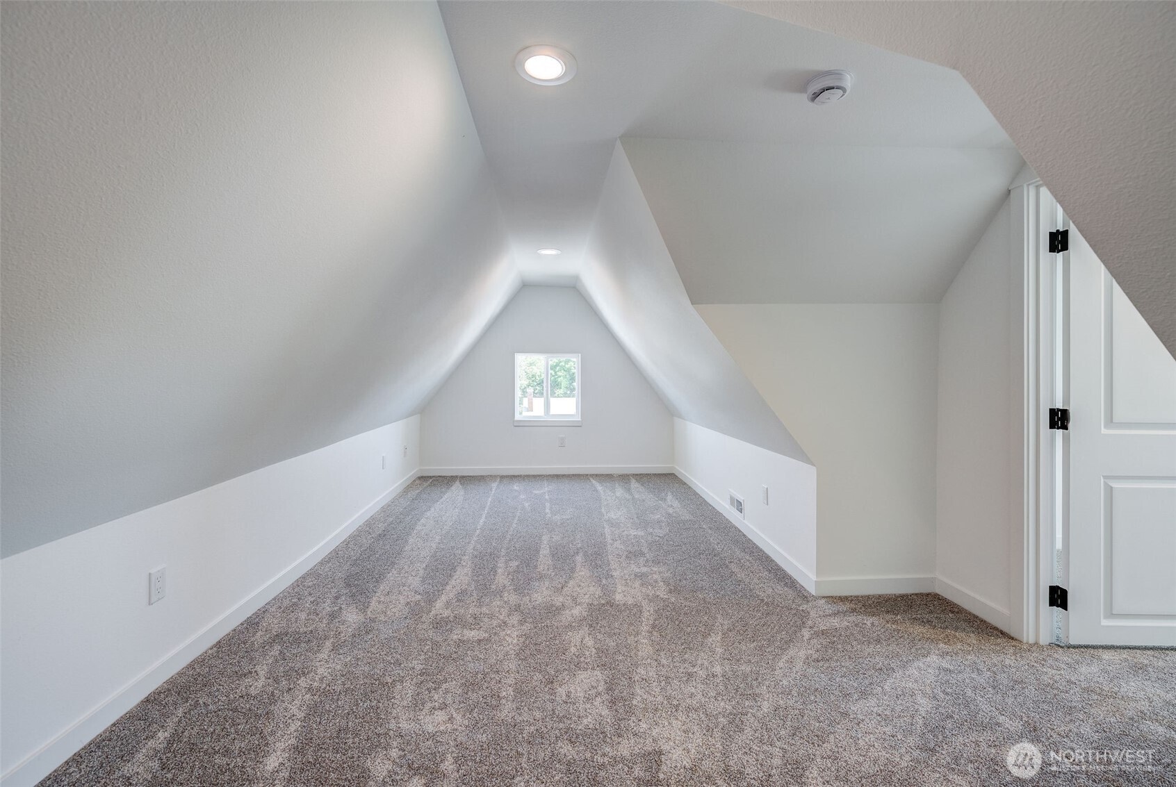 209 W Ash Street Property Photo 28