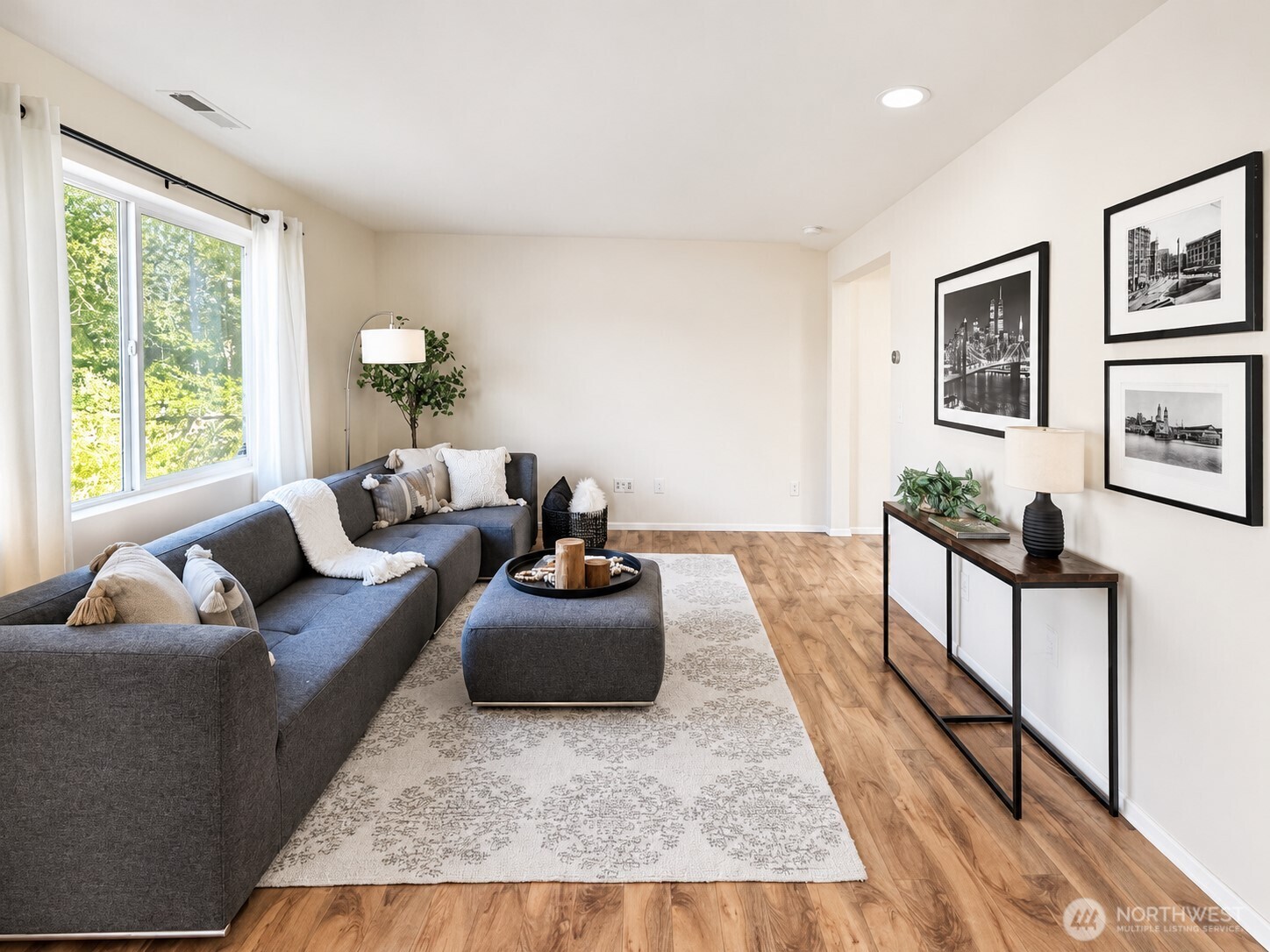 20182 110th Place Property Photo 4