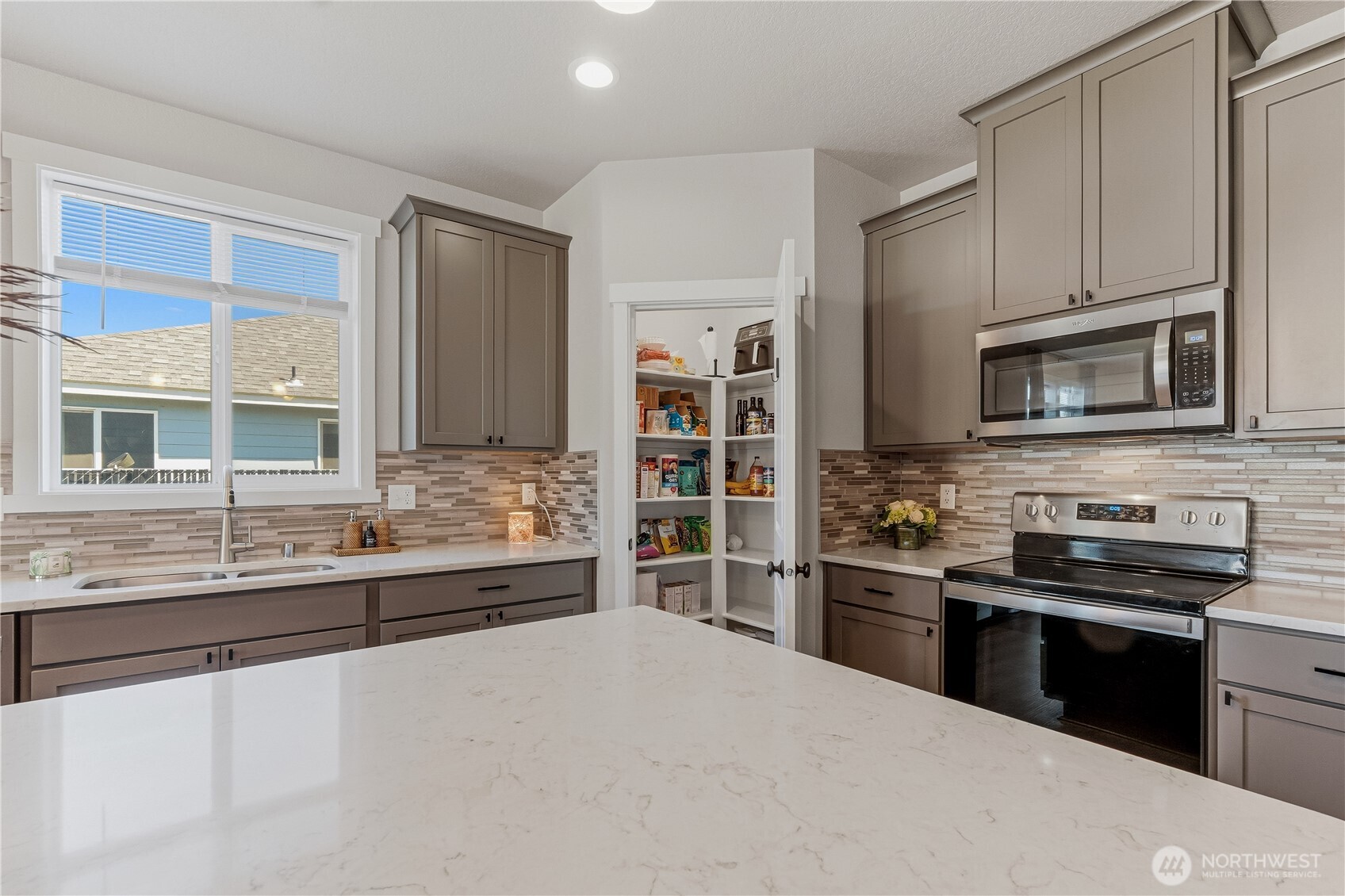 1001 Redmond Avenue Property Photo 12