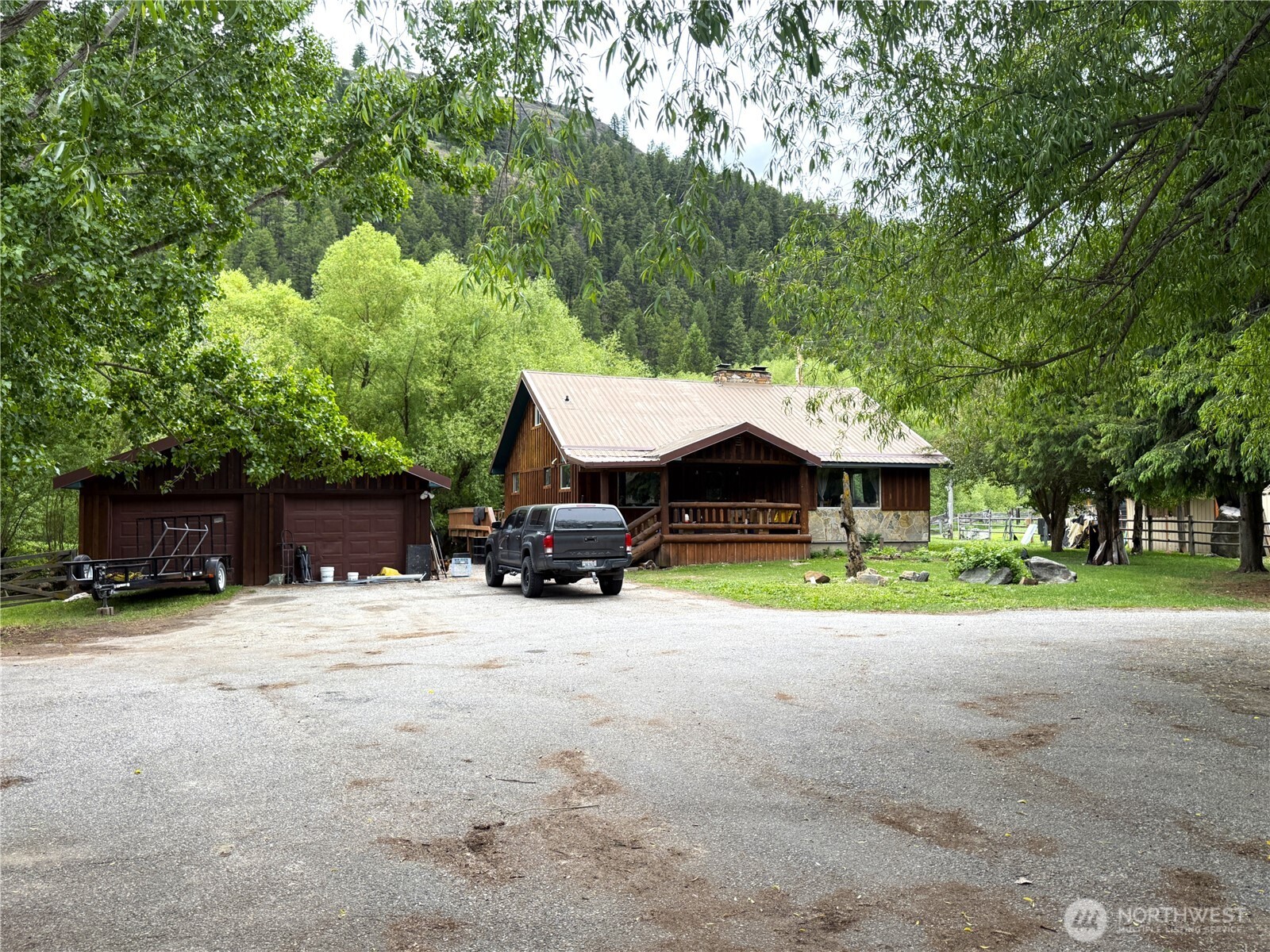 1742 Toroda Creek Road Property Photo 1