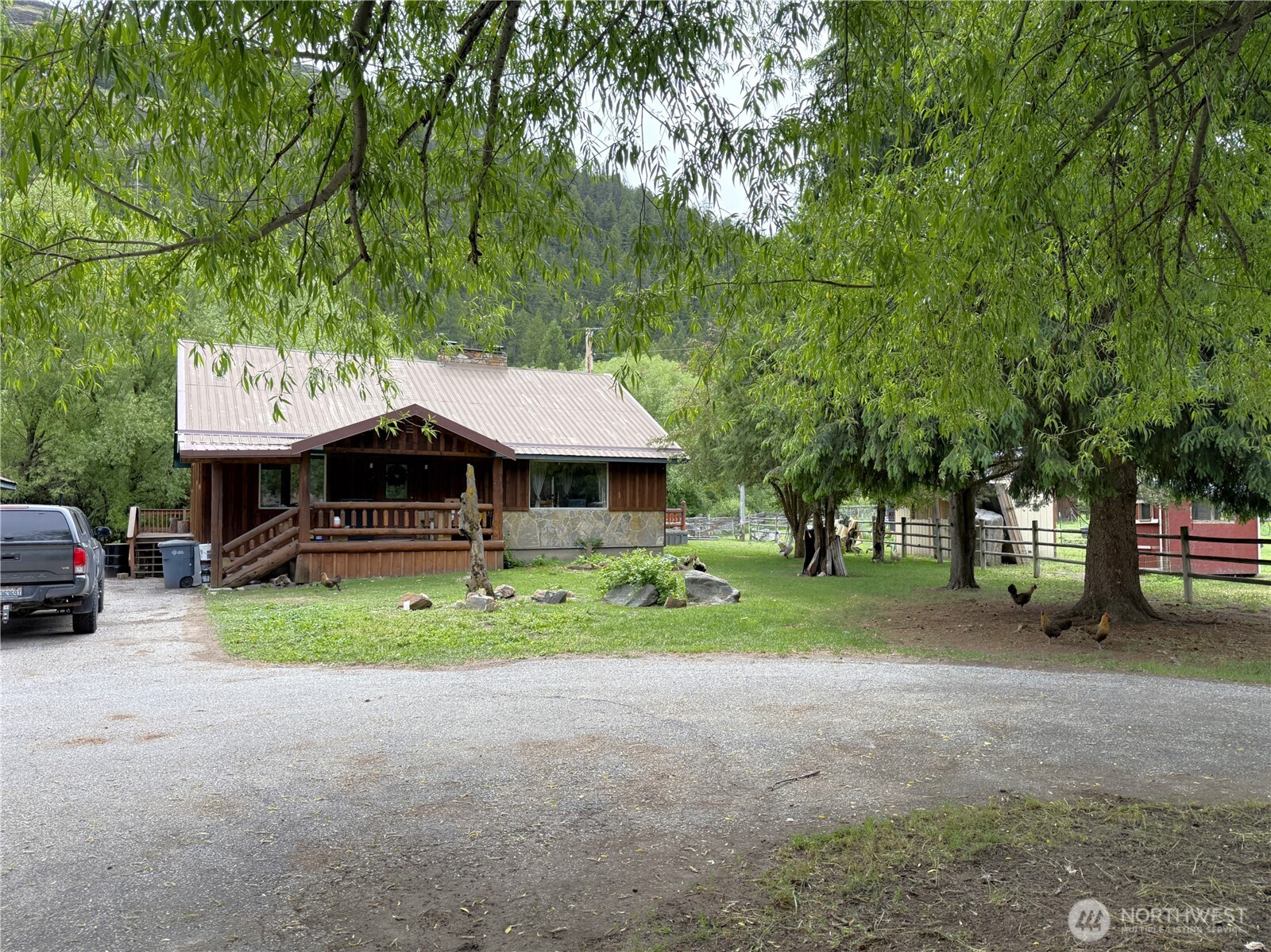 1742 Toroda Creek Road Property Photo 2
