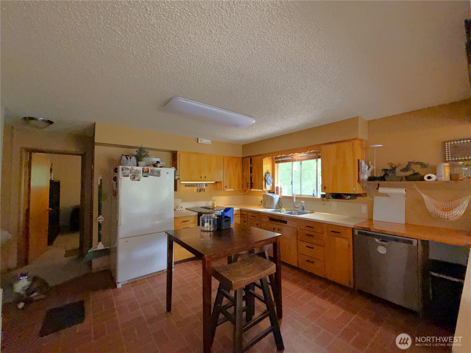 1742 Toroda Creek Road Property Photo 8