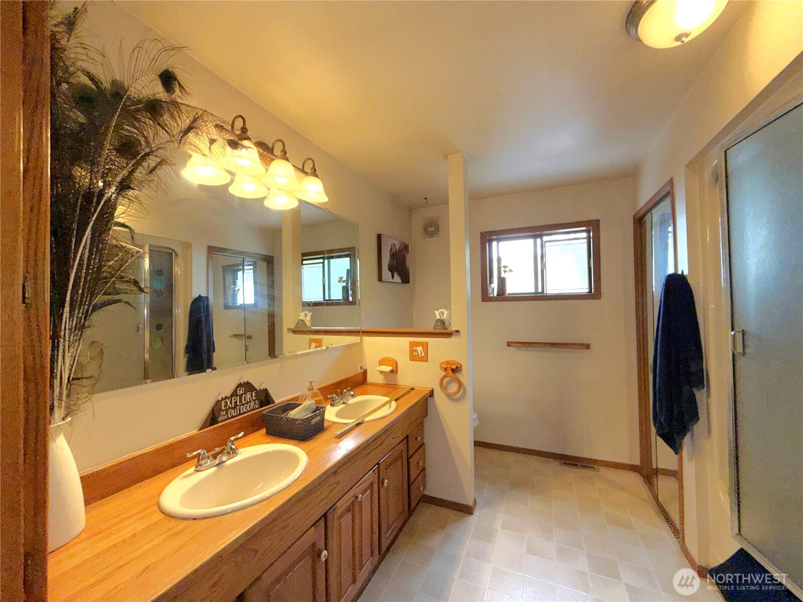 1742 Toroda Creek Road Property Photo 11