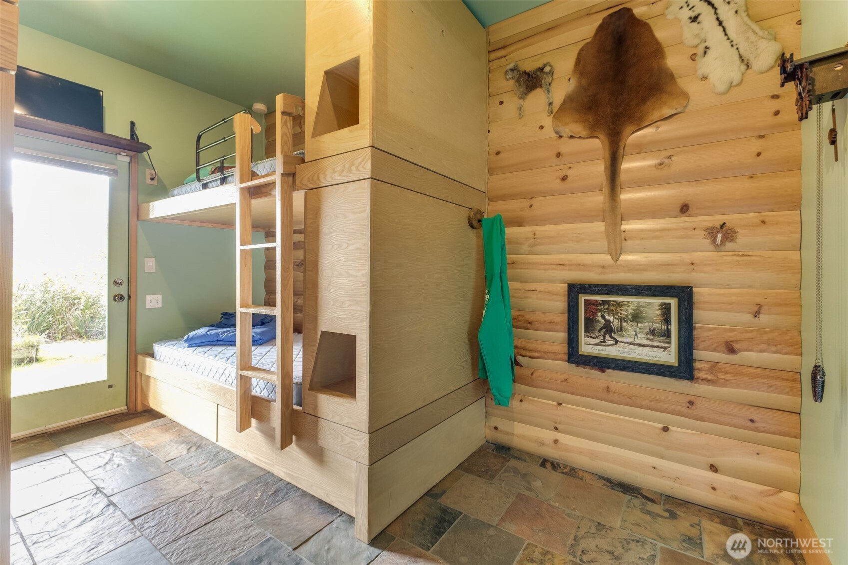174 Sea Wind Lane Property Photo 29