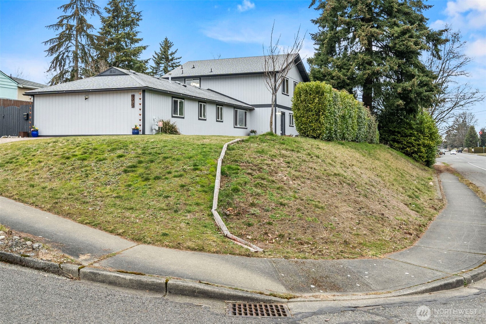 2902 N Orchard Property Photo 3